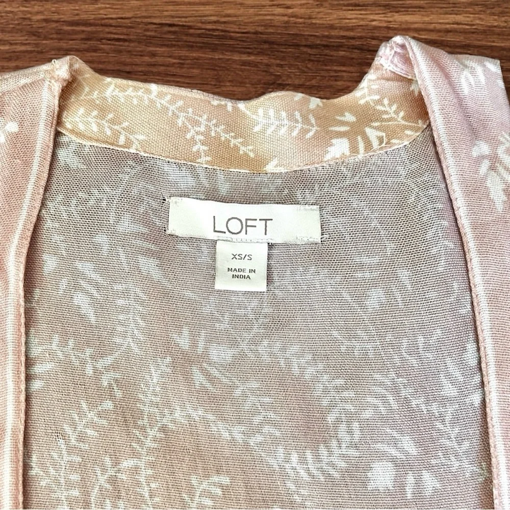 LOFT Summer Shawl Wrap Coverup Pink & White Floral Oversized Lightweight EUC